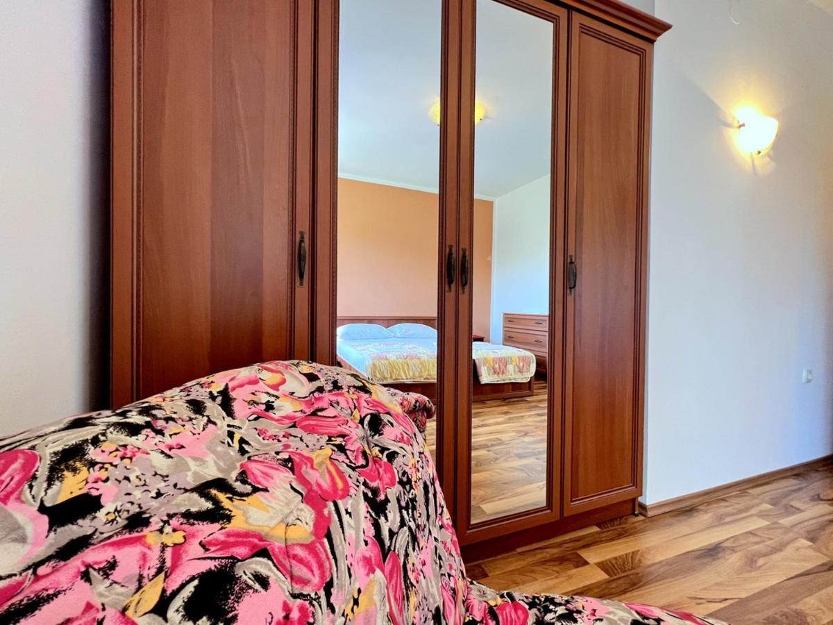 Miramar Apartments Banjol ภายนอก รูปภาพ