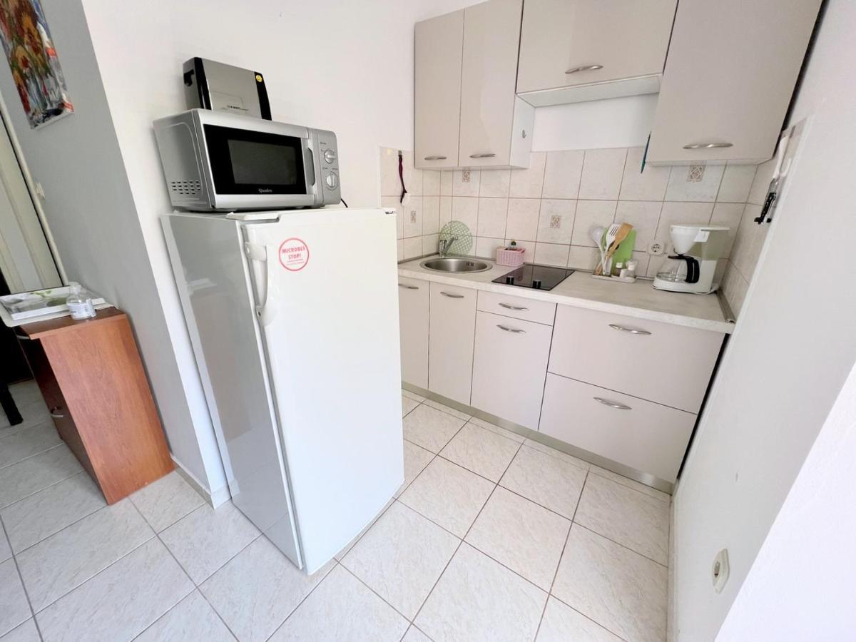 Miramar Apartments Banjol ภายนอก รูปภาพ