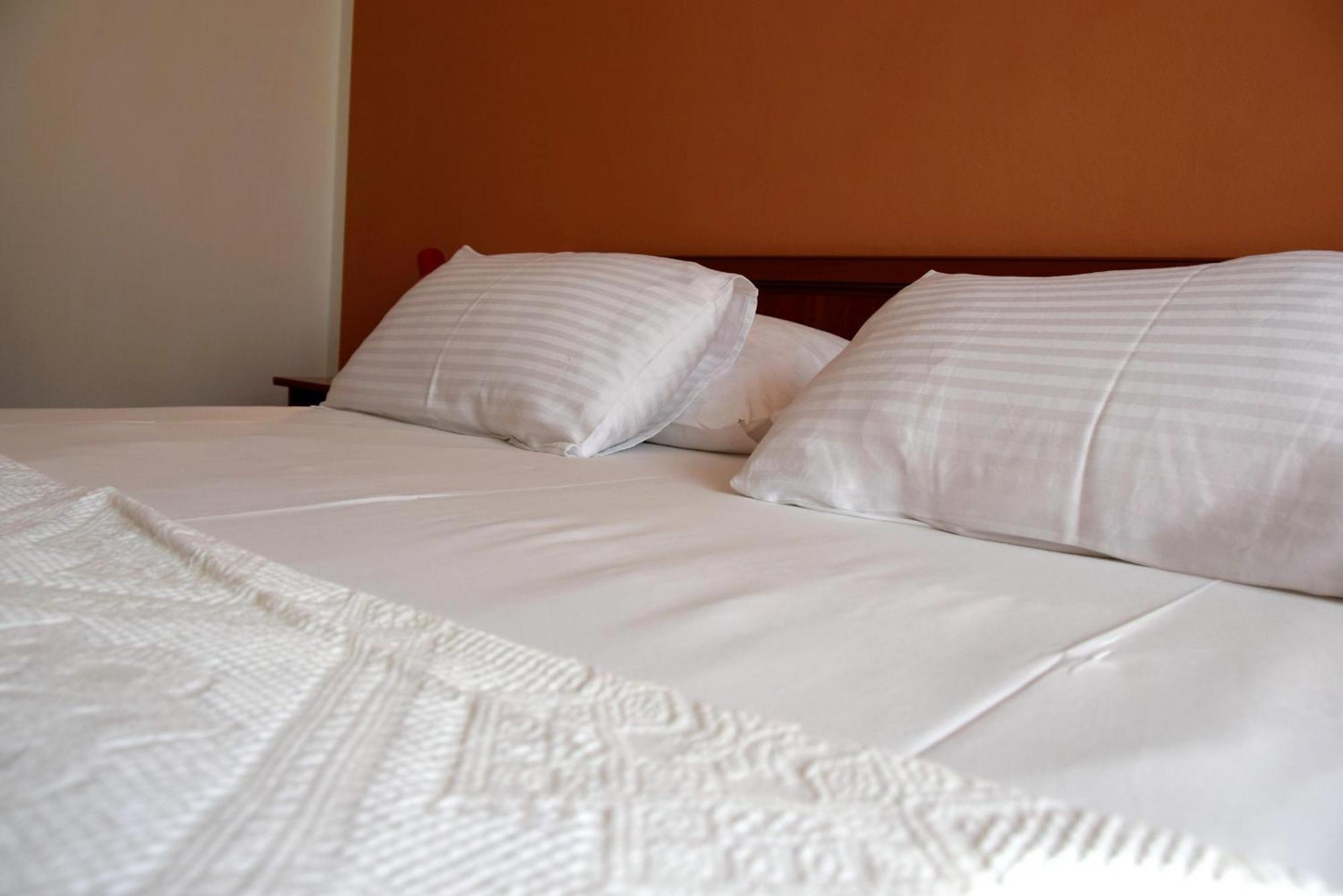 Miramar Apartments Banjol ภายนอก รูปภาพ