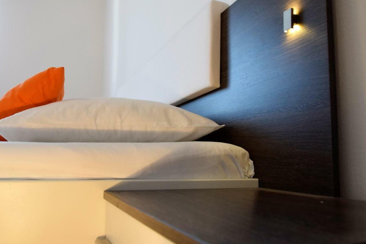 Miramar Apartments Banjol ภายนอก รูปภาพ