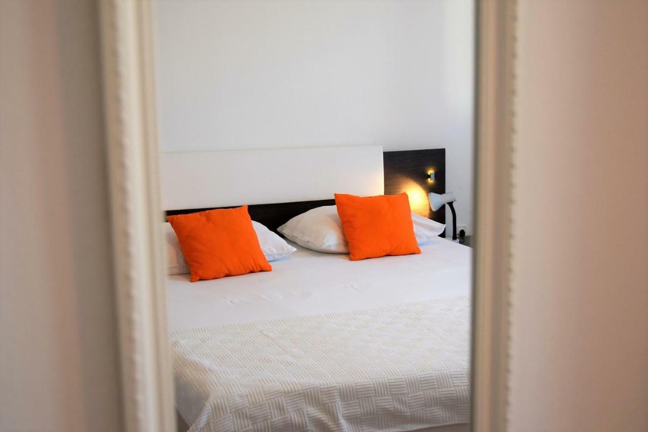 Miramar Apartments Banjol ภายนอก รูปภาพ