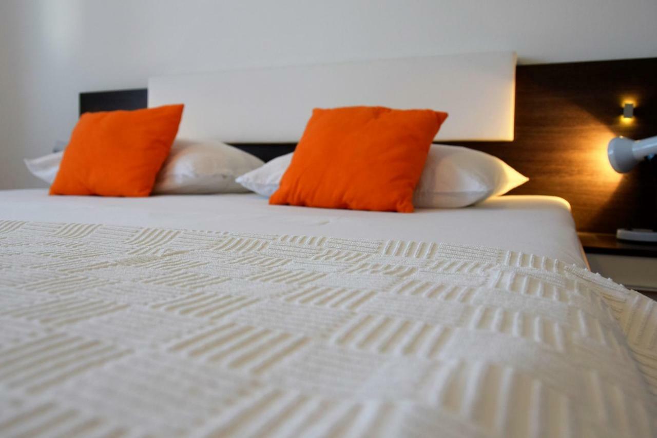 Miramar Apartments Banjol ภายนอก รูปภาพ