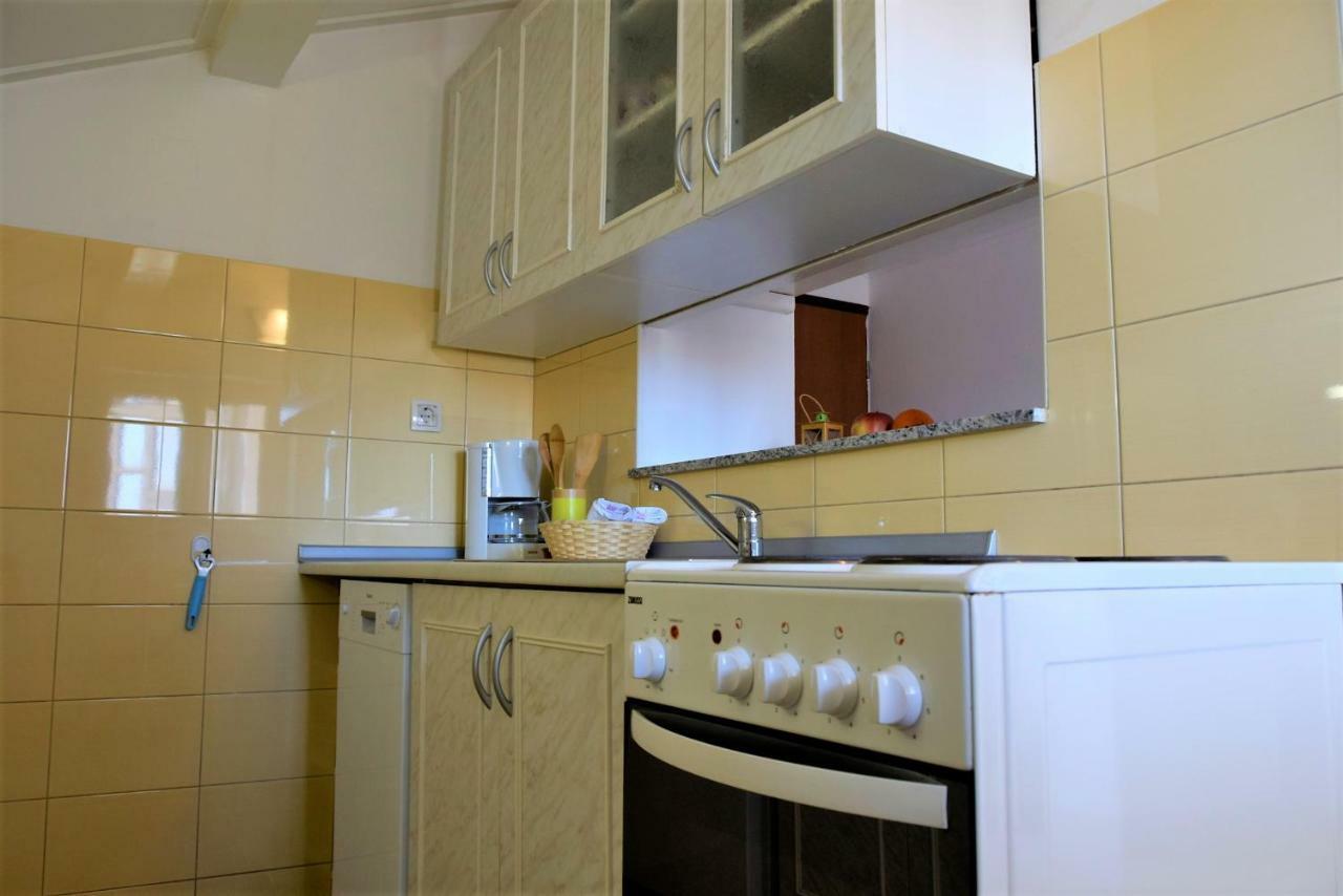 Miramar Apartments Banjol ภายนอก รูปภาพ