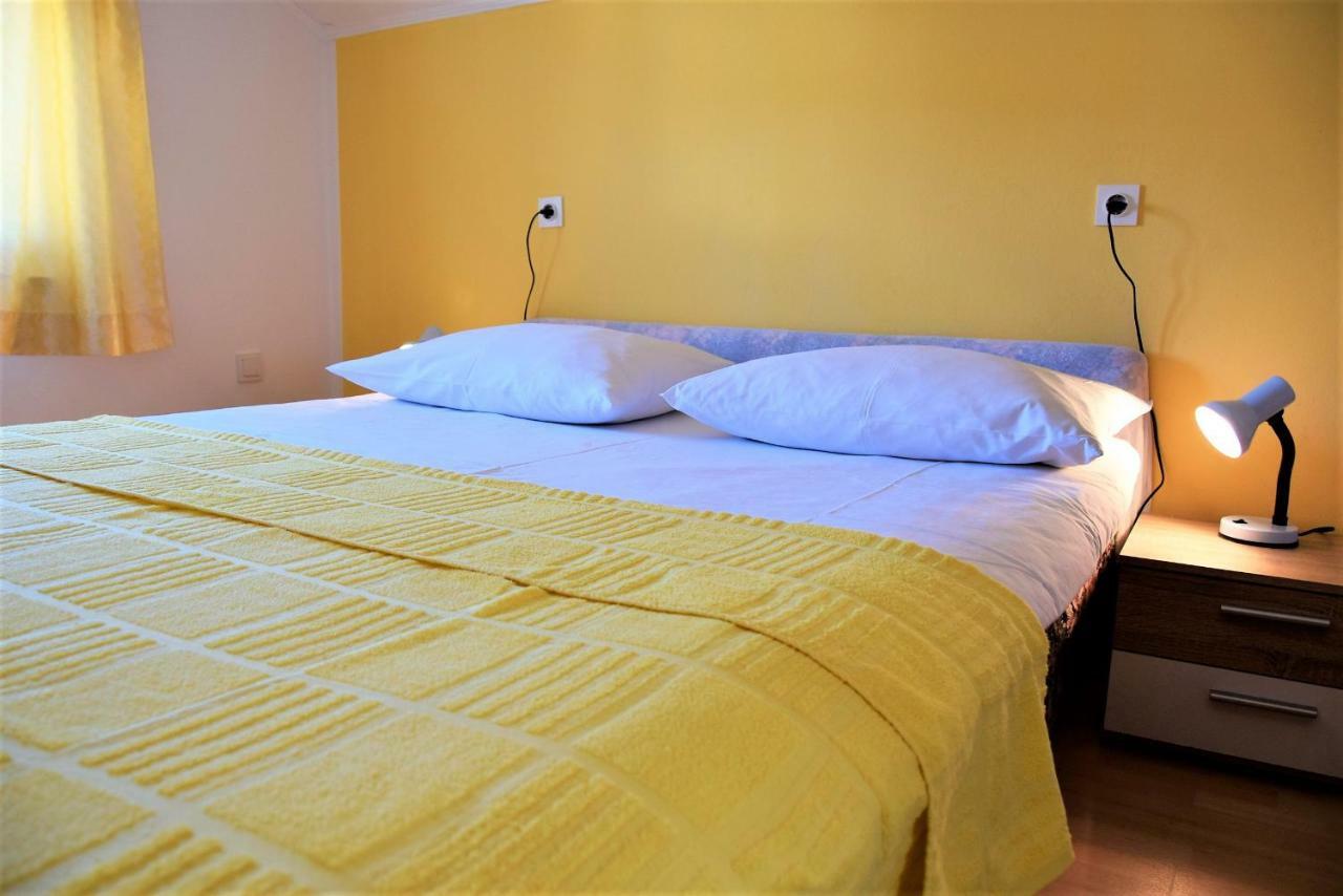 Miramar Apartments Banjol ภายนอก รูปภาพ